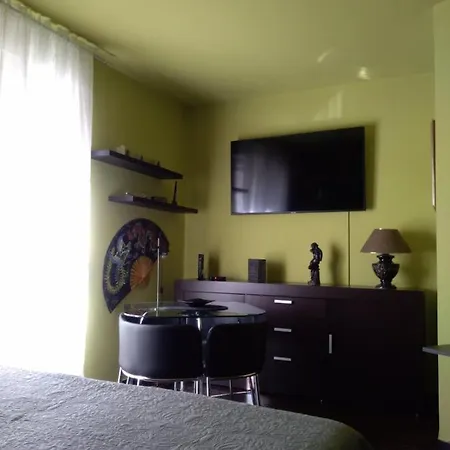 Luxury Kyara Centre Netflix * سبليت