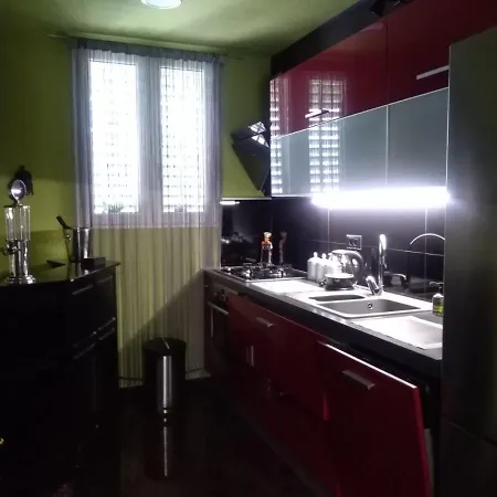 Luxury Kyara Centre Netflix * سبليت