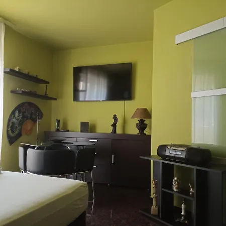 Luxury Kyara Centre Netflix * سبليت