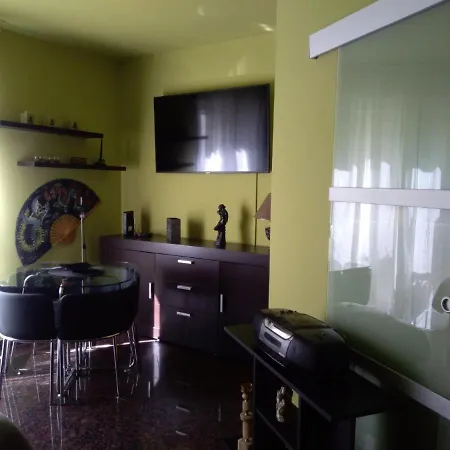 Luxury Kyara Centre Netflix Split