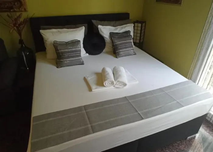 Luxury Kyara Centre Netflix *