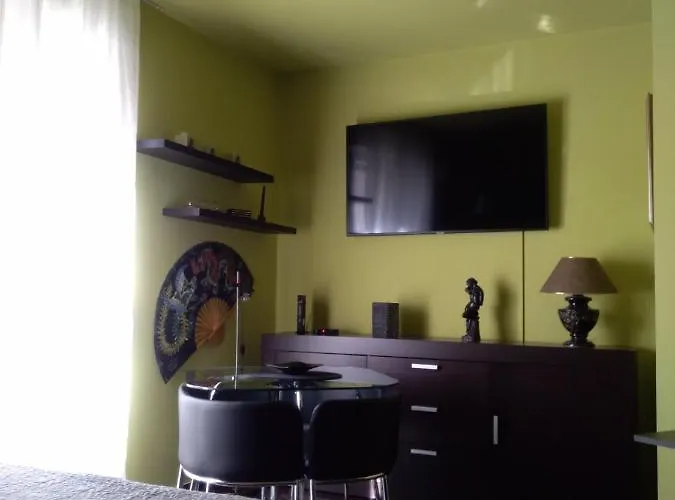 Luxury Kyara Centre Netflix * Split