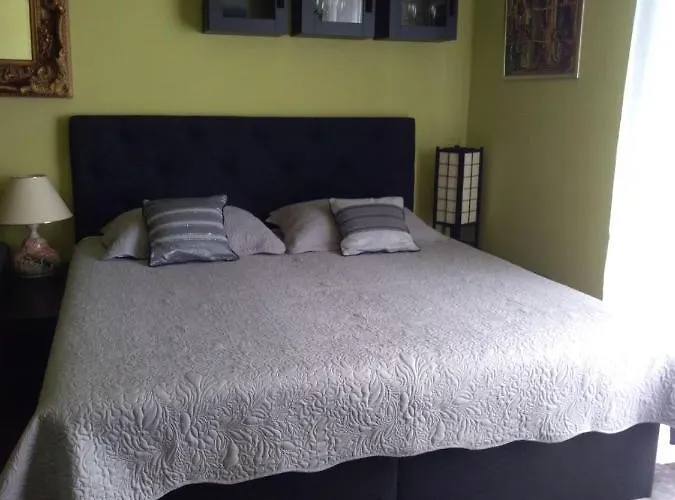Luxury Kyara Centre Netflix
