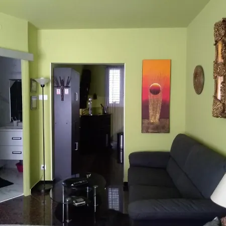 Luxury Kyara Centre Netflix