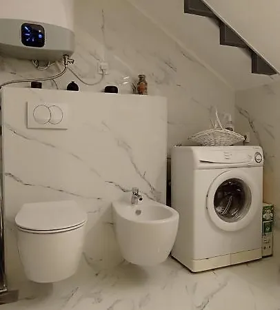 Luxury Kyara Centre Netflix * Σπλιτ